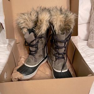 SOREL Joan of Arctic waterproof boots Size 6